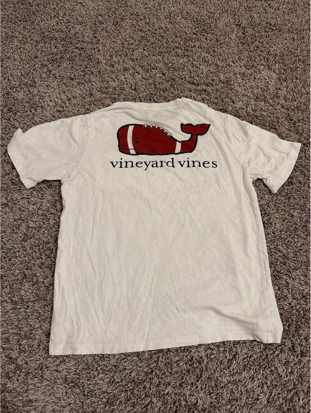 Vineyard Vines Boys Large White Whale Graphic Tee Casual Fit